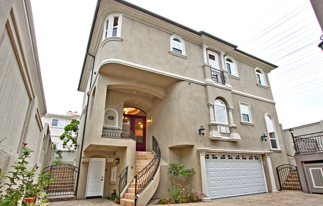 Spacious 3,224 Square Foot Townhouse!