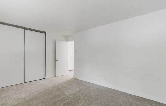 1 bed, 1 bath, 788 sqft, $1,300, Unit 902