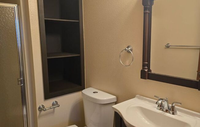 1 bed, 1 bath, 564 sqft, $1,250, Unit 1490-10