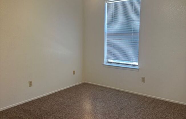 2 beds, 1.5 baths, 1,048 sqft, $880, Unit 0603