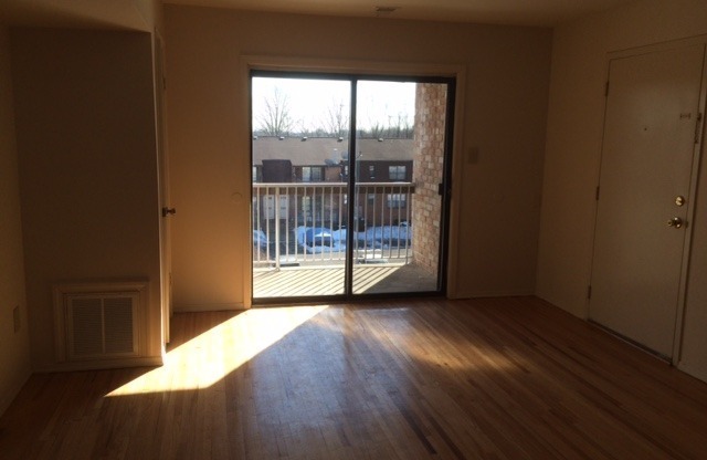 2 beds, 1.5 baths, 925 sqft, $2,230, Unit 1511