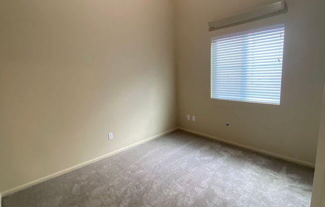 2 beds, 1 bath, $1,900