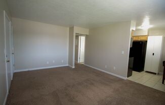 2 beds, 1 bath, $899, Unit 6