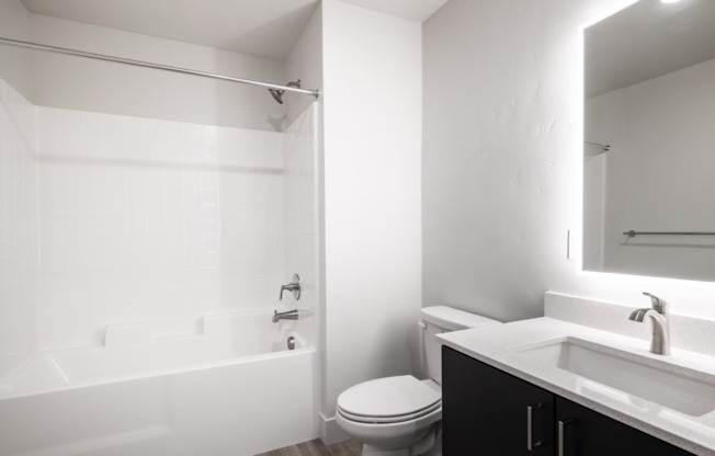 2 beds, 2 baths, 840 sqft, $1,399, Unit 5518-306