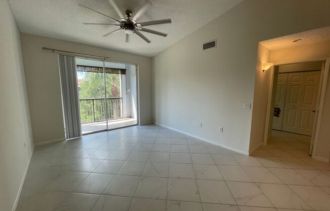 ANNUAL RENTAL - RESERVE AT NAPLES -2 BED 2 BATH - 3RD FLOOR UNIT