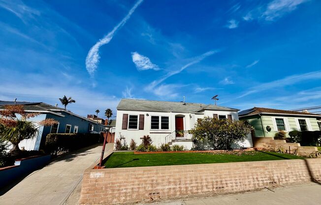 Beautiful 3B 2BA Home in Pacific Beach w/ Turf Yard!