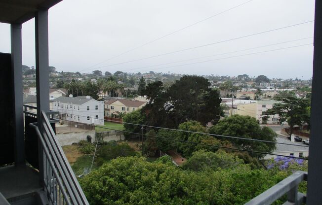 Desirable Point Loma 2nd floor 1 bdr 1 bath Apartment