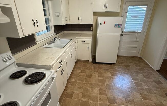 3 Bedrooms, 1 Bathroom - House in West Rome!