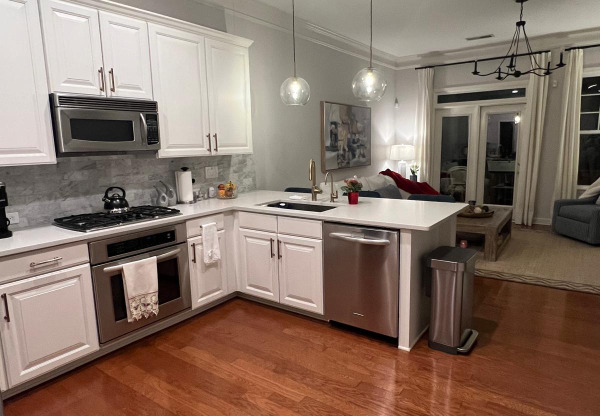 1956 COBBLESTONE CIR NE