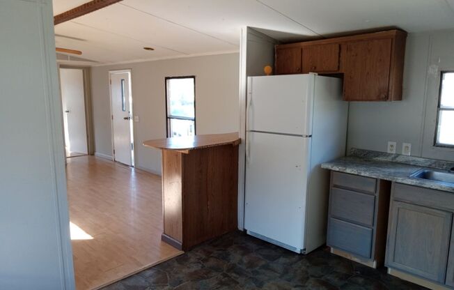 3 beds, 2 baths, $800, Unit Lot 1