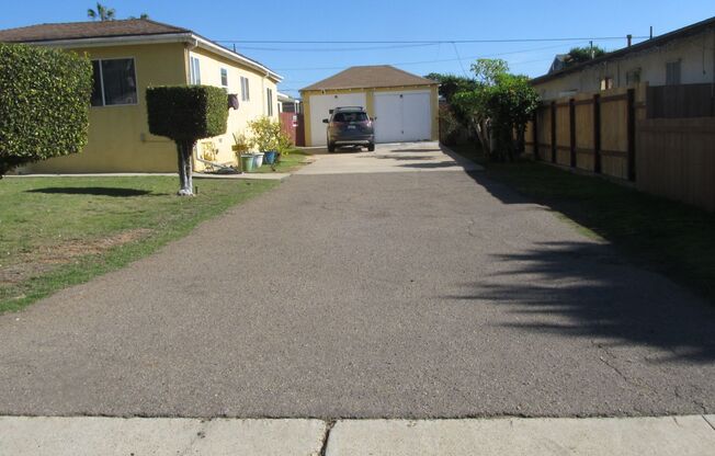 Quiet 2 bedroom back house