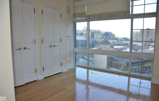 272 W 107 ST