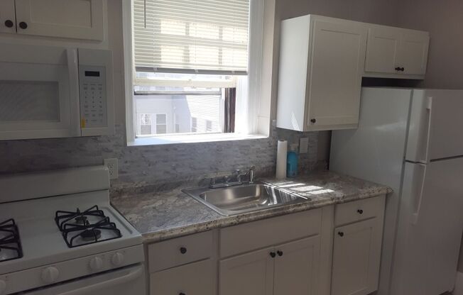 COURT SQUARE ASSOCIATES