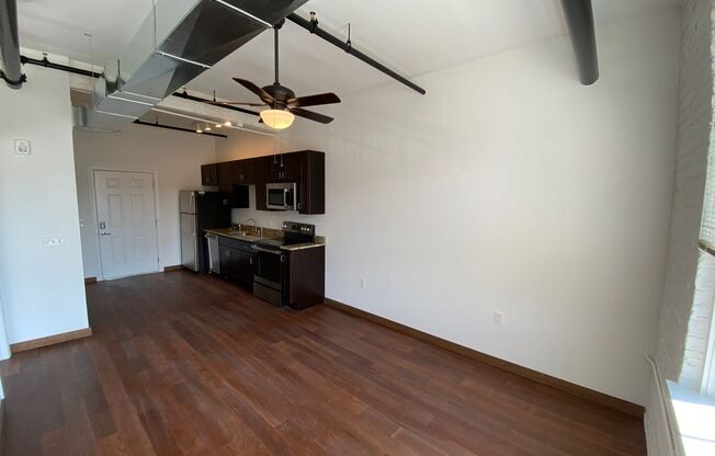 1 bed, 1 bath, 534 sqft, $1,200, Unit Unit 121B