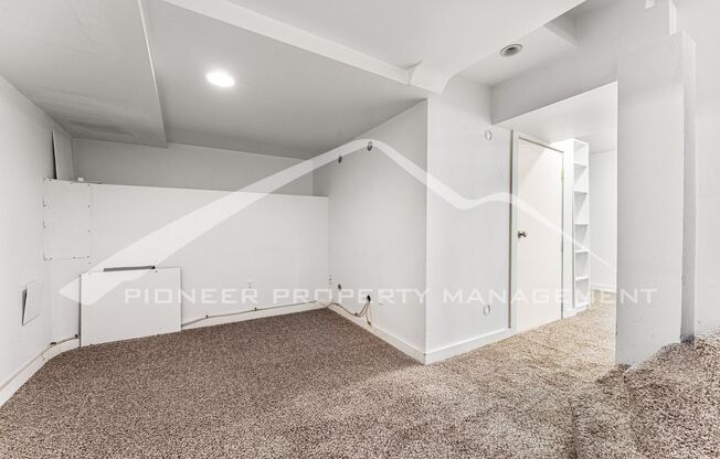 2 beds, 1 bath, $2,500