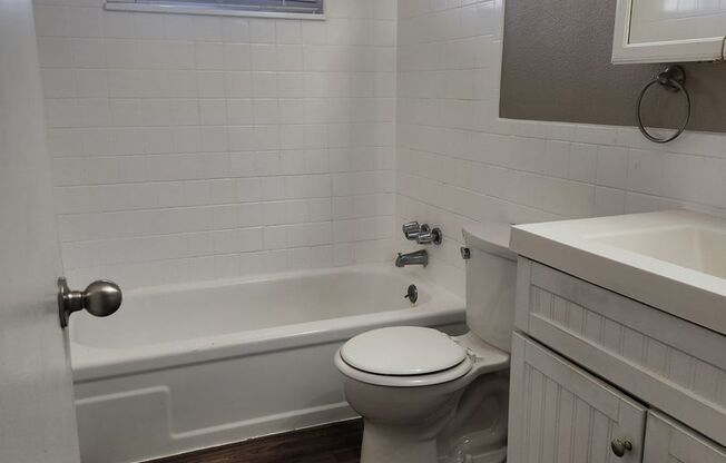 2 beds, 1 bath, $1,450, Unit 4620A