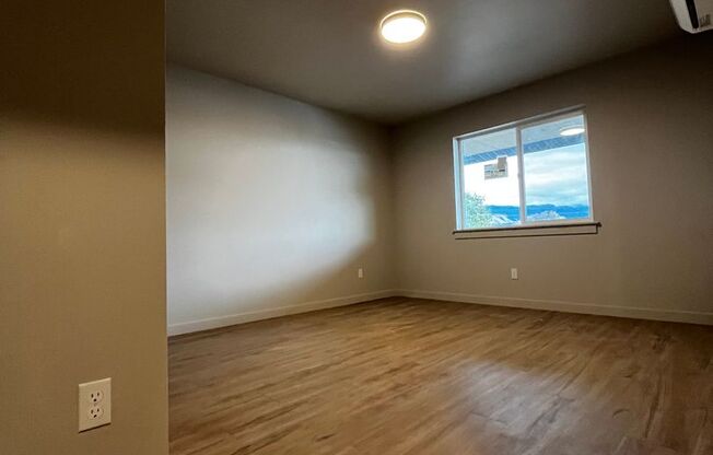 2 beds, 1 bath, 1,000 sqft, $1,650, Unit B