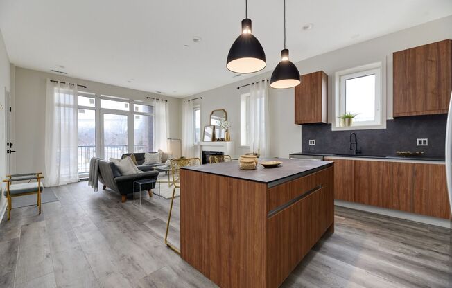 Roselle Station Apartments
