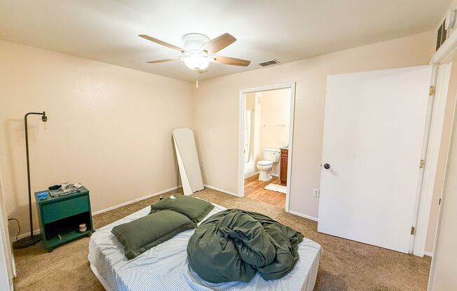 2 beds, 2 baths, $1,400, Unit Unit 924