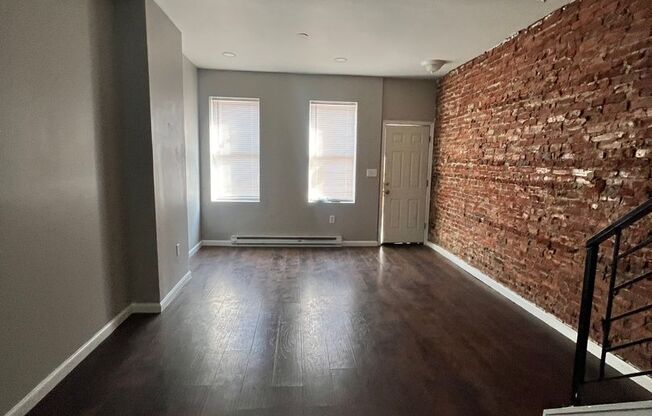 3 beds, 1 bath, $1,300