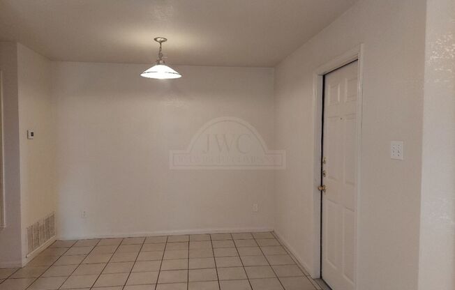 3 beds, 2 baths, $1,175, Unit 509 Ave B West Unit A