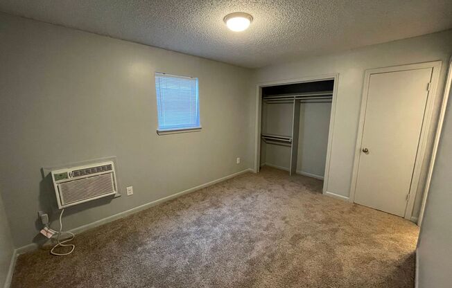 1 bed, 1 bath, 480 sqft, $600, Unit 1817 Self 1