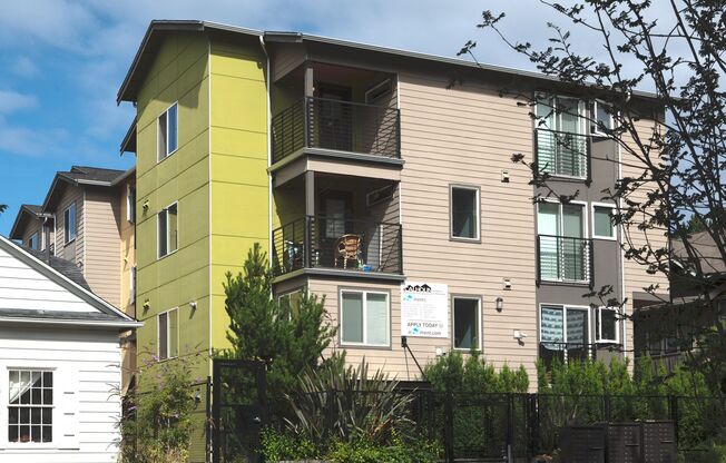 Studio Apartments Near UW