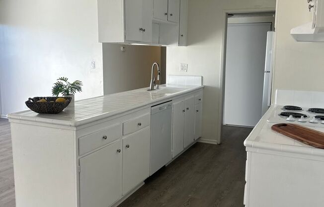 1 bed, 1 bath, $2,000, Unit 218