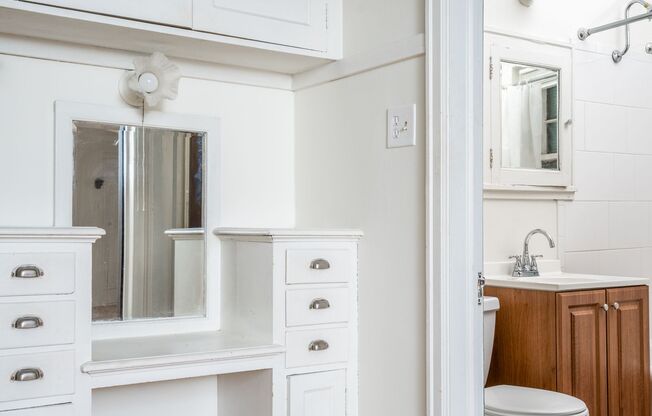 Studio, 1 bath, 450 sqft, $875, Unit 12-106