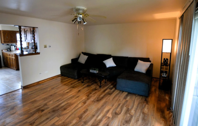 6142 W 63 ST