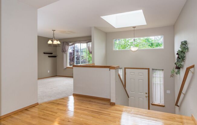 Large Updated 5 Bed SPLIT-LEVEL Kenmore Home!