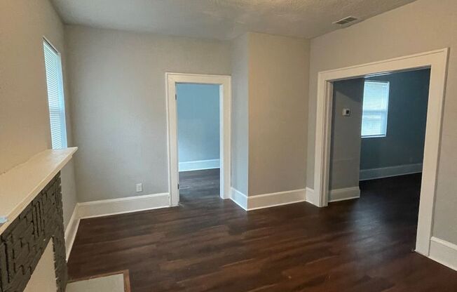 3 beds, 1 bath, 1,260 sqft, $1,250, Unit 548 w 25th Street