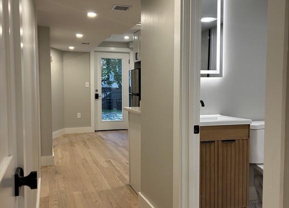 37 DELLE AVE