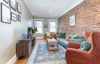192 W 5 ST