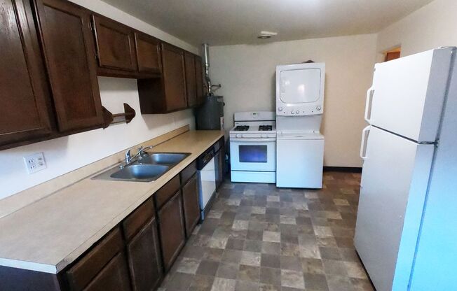 2 beds, 1 bath, 756 sqft, $2,225, Unit 2347