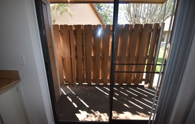 FIRST FULL MONTHS RENT IS FREE! 2 Bed/2 Bath Villa in Townhomes of Winter Garden
