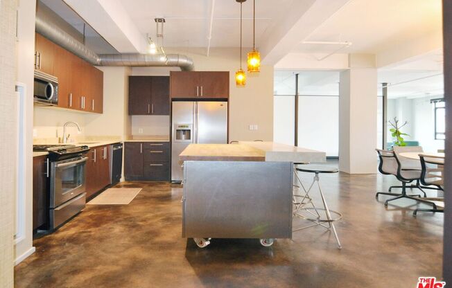 2 beds, 2 baths, 1,740 sqft, $4,200, Unit 811