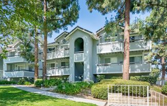 Great Location overlooking park and pool
