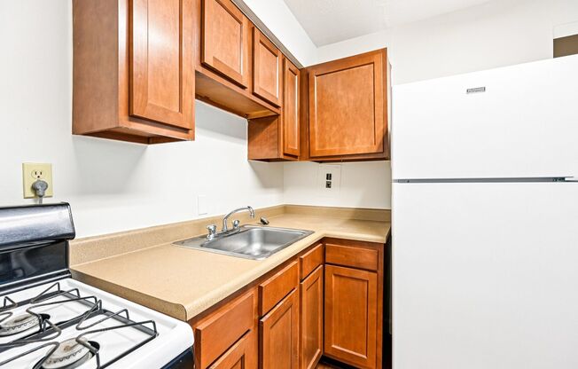 2 beds, 1 bath, 665 sqft, $950, Unit 1732P