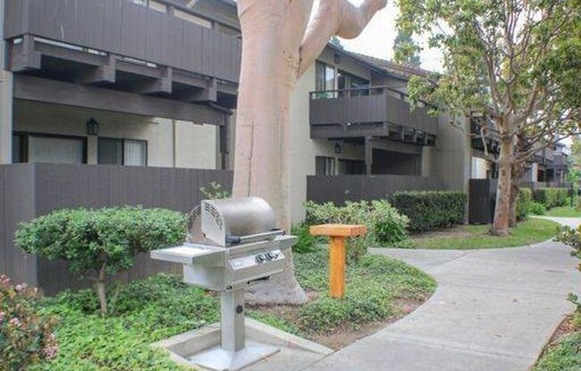 3 beds, 2 baths, 1,236 sqft, $3,270, Unit 002