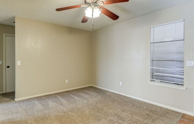 1 bed, 1 bath, 700 sqft, $675