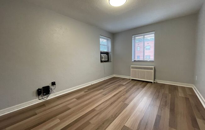 1 bed, 1 bath, 600 sqft, $1,339, Unit 5627 Rippey St. #C4