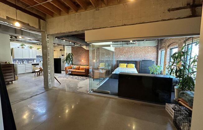 3814 Farnam | Flats - Office