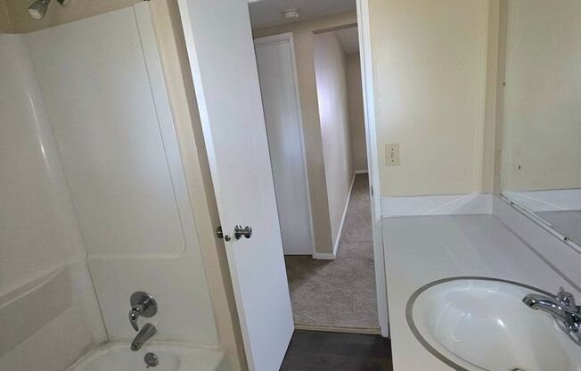 1 bed, 1 bath, 500 sqft, $825, Unit 2409-C06