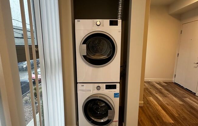 1 bed, 1 bath, 473 sqft, $1,695, Unit 204