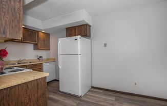 2 beds, 1 bath, 795 sqft, $840, Unit 985 17th Street Apt 10