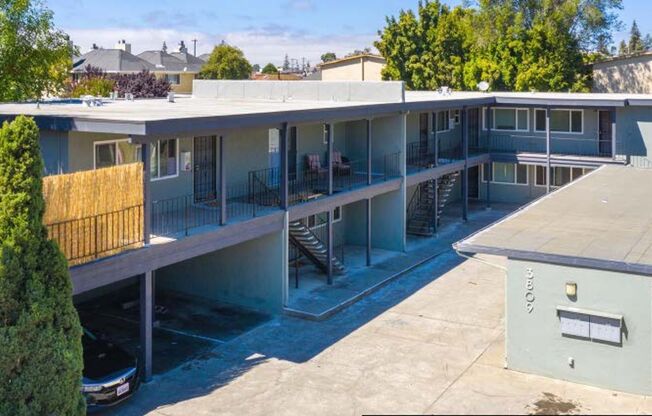 3809 Maybelle Avenue