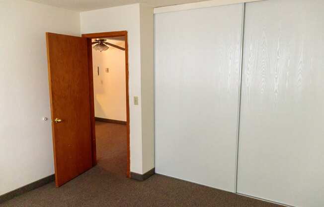 Bedroom at Aldrich Avenue Apartments, Minneapolis, MN, 55405