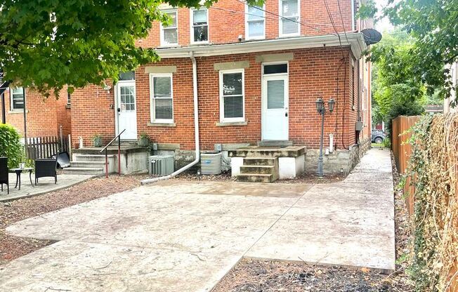 106 W 2nd Ave