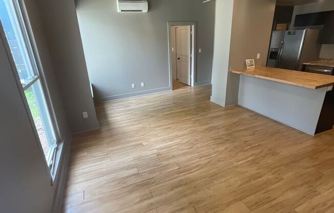 3 beds, 1 bath, $9,785, Unit Apt 3